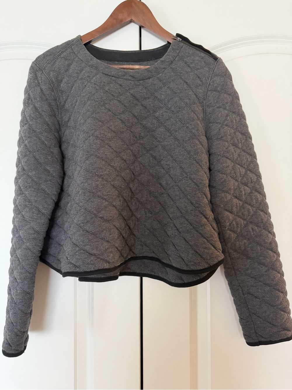 Madewell Quilted Crewneck Sweatshirt in Gray